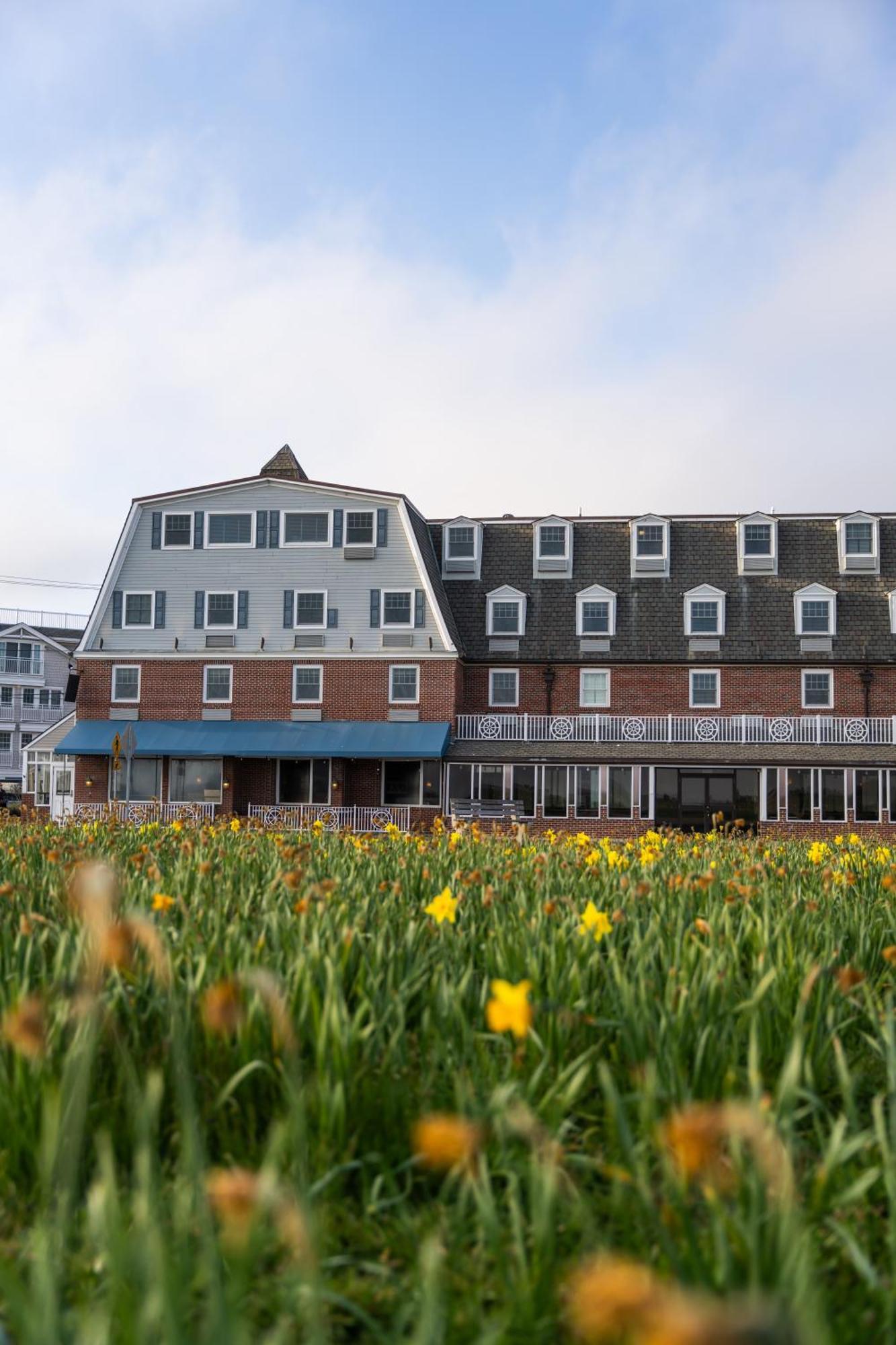 Newport Beach Hotel & Suites Middletown Exterior foto
