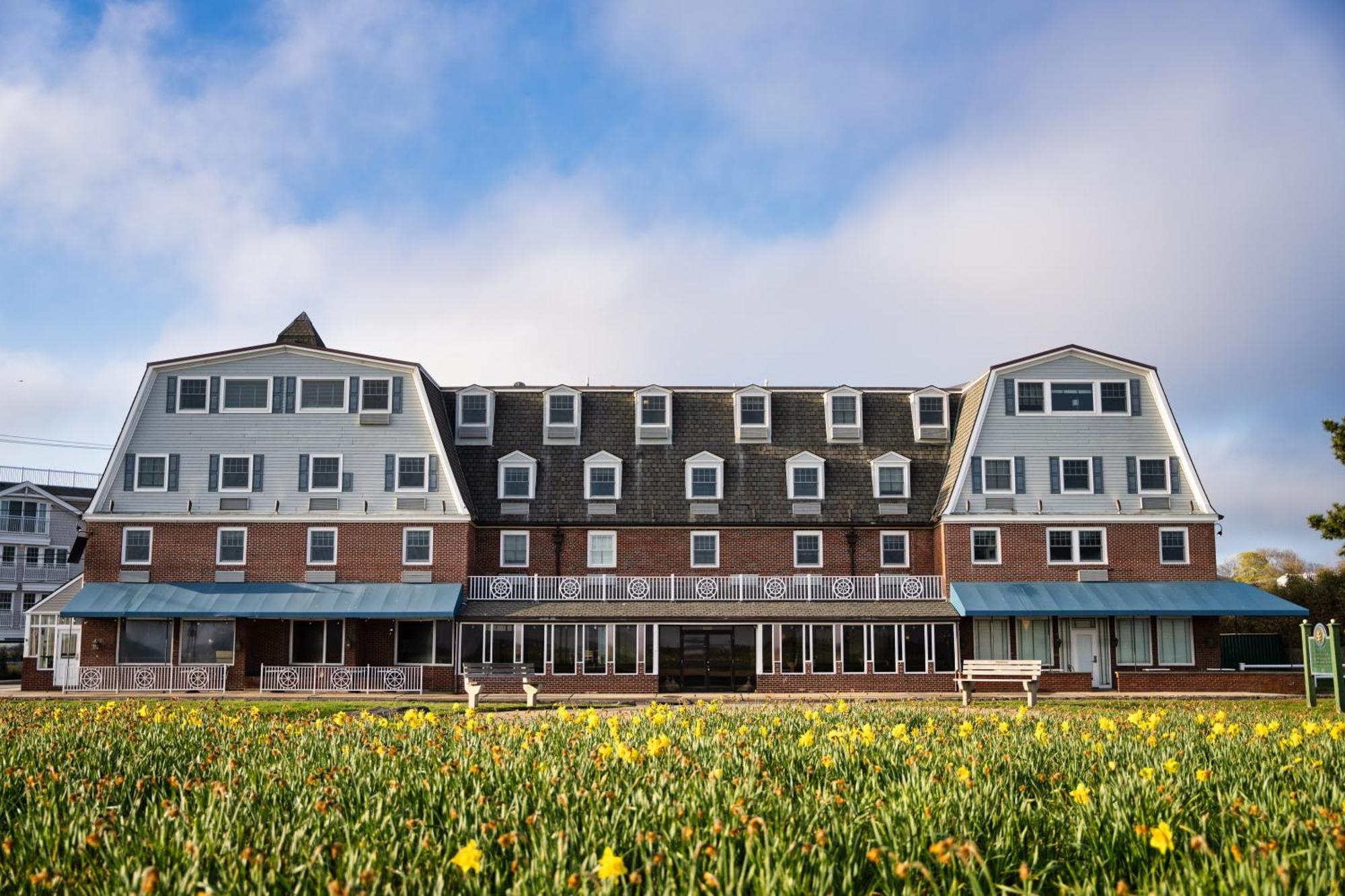 Newport Beach Hotel & Suites Middletown Exterior foto